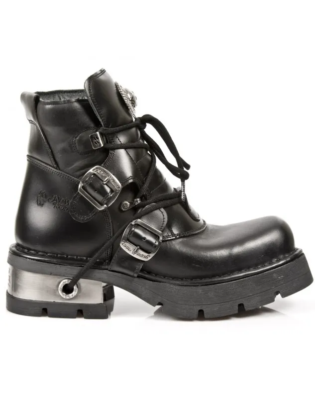 BLACK LEATHER ANKLE BOOTS WITH LACES
