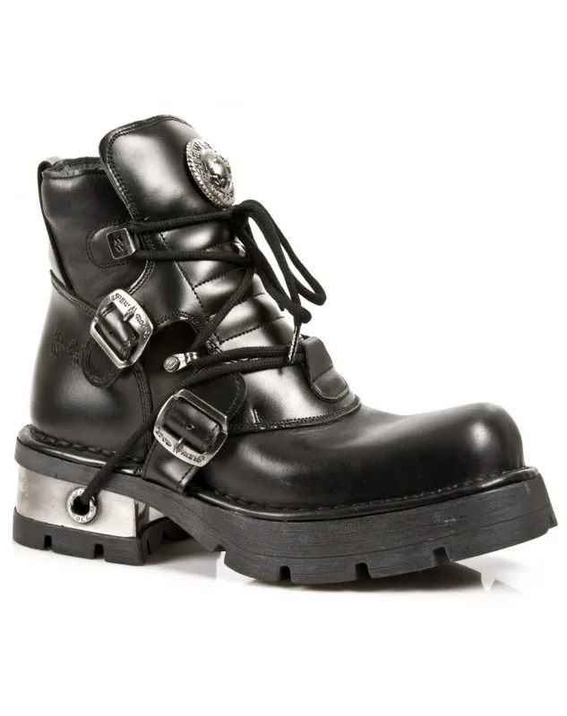 BLACK LEATHER ANKLE BOOTS WITH LACES