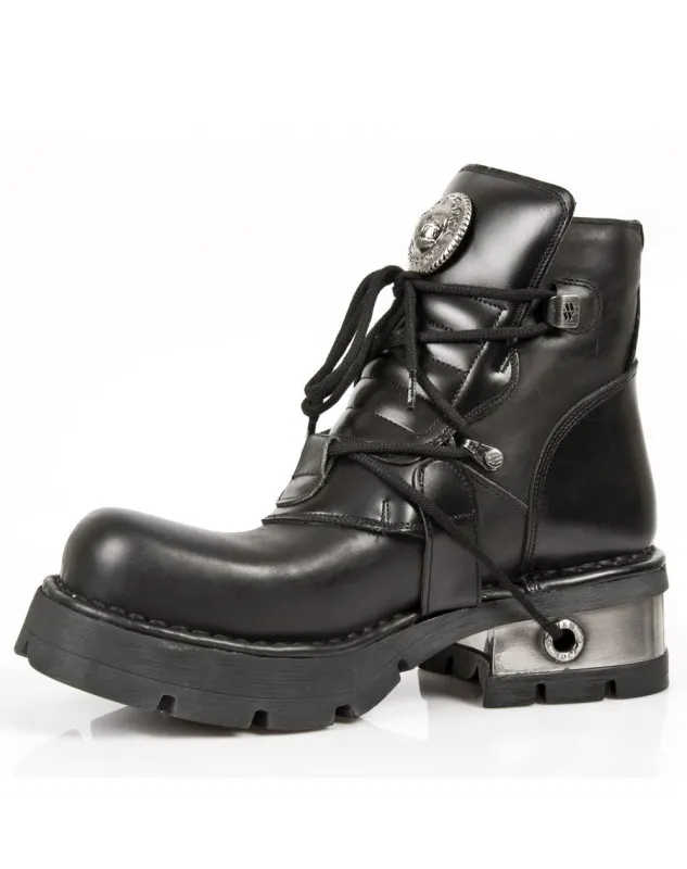 BLACK LEATHER ANKLE BOOTS WITH LACES