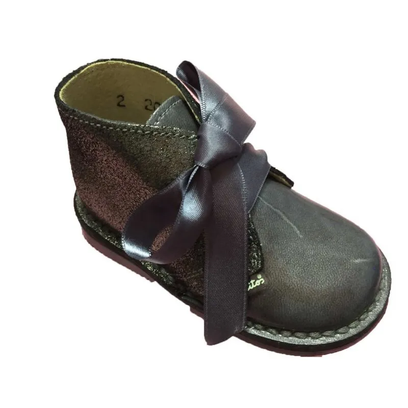 Botas niña con charol