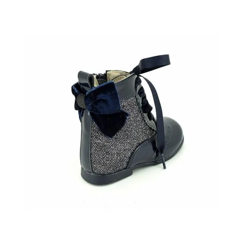 Botas pascualas niña de piel con lazo