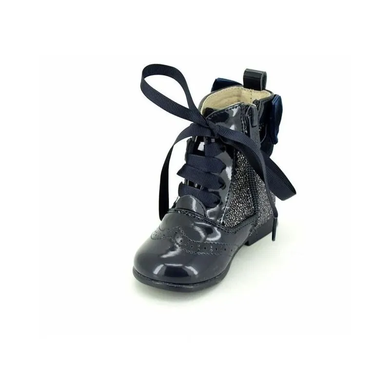 Botas pascualas niña de piel con lazo