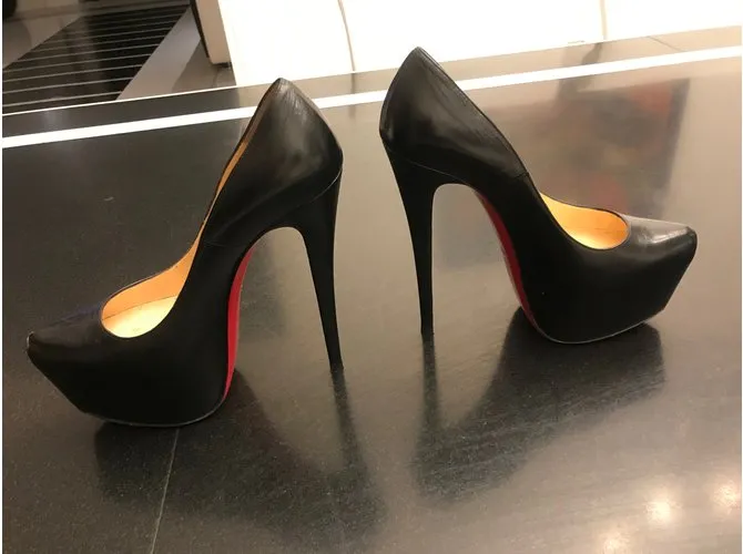 Christian Louboutin daffodile 16cm Negro 