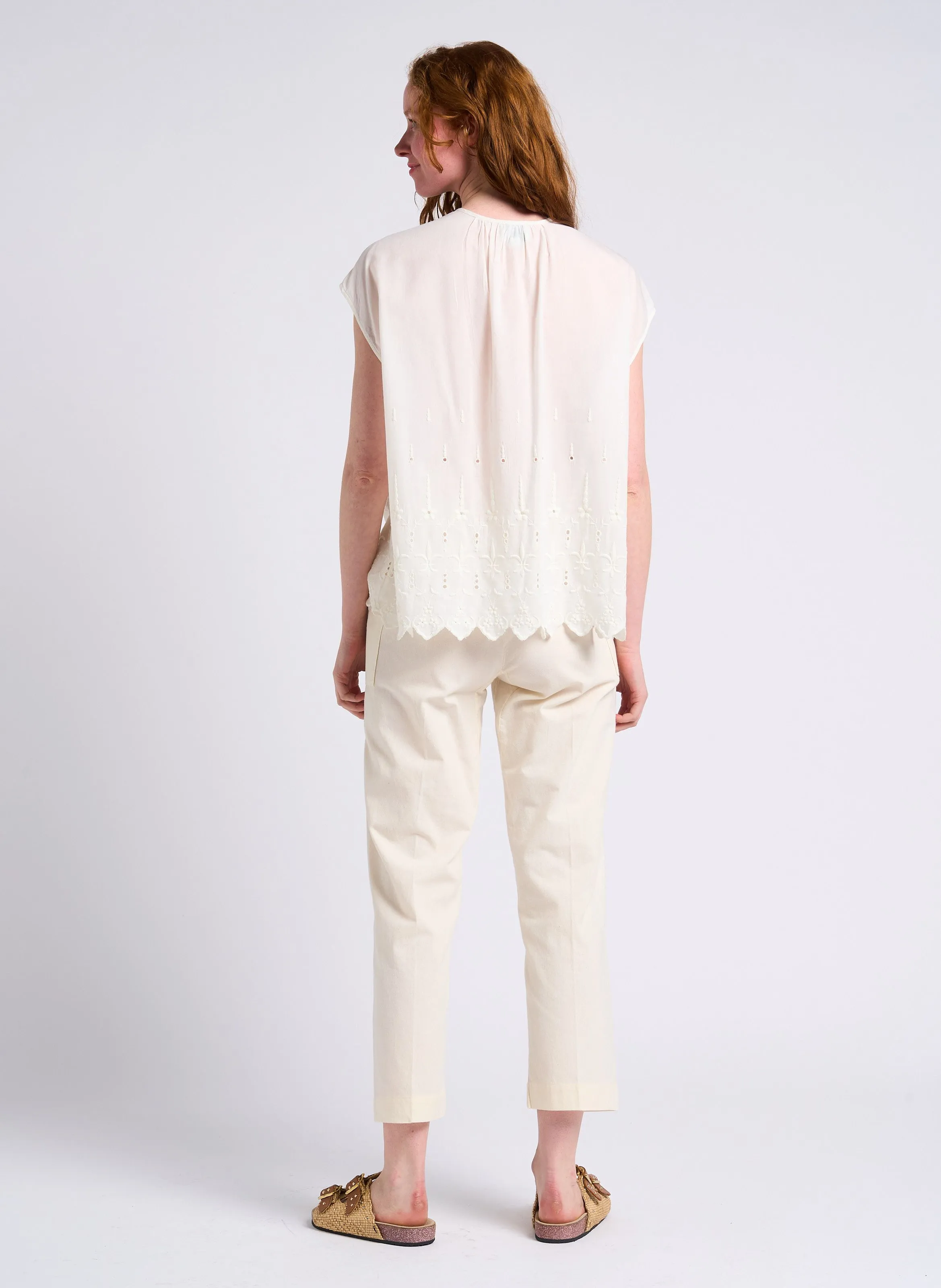 ELUGO  PANTALóN RECTO DE ALGODóN DE TALLE ALTO EN BLANCO