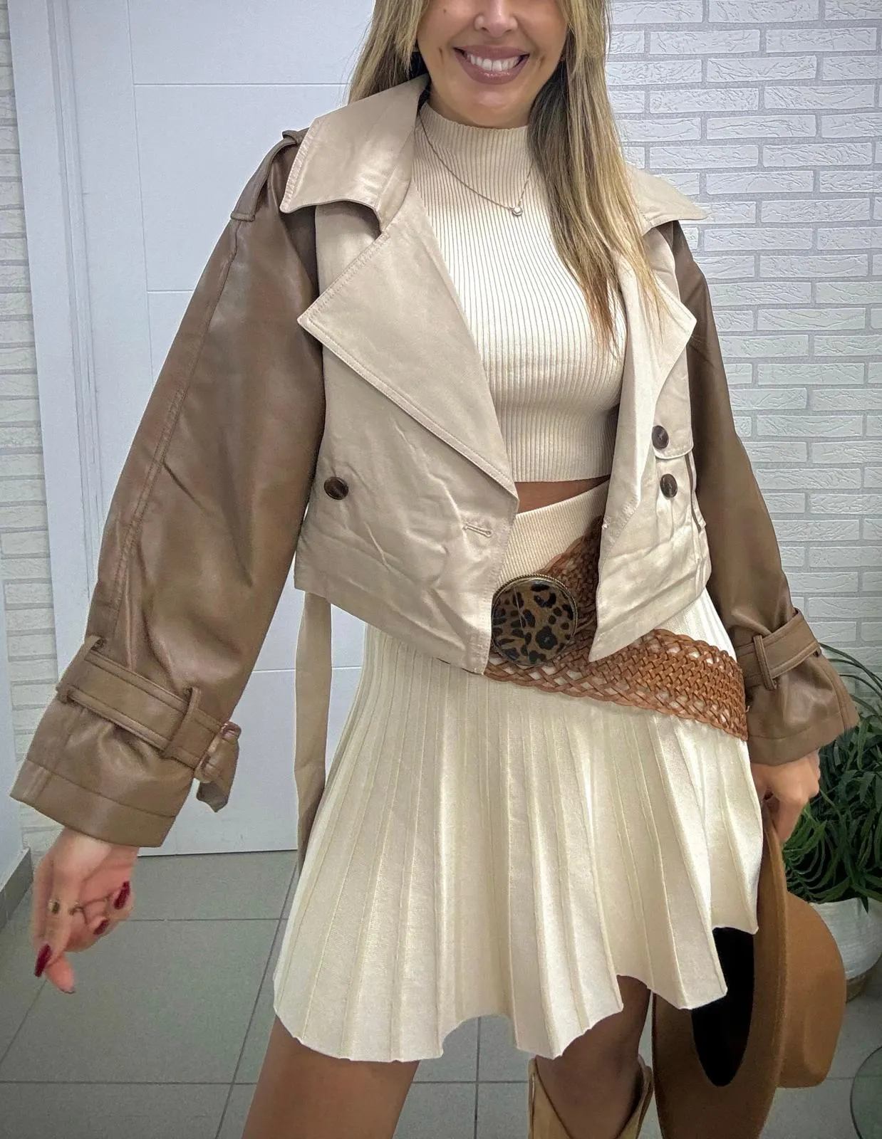 Gabardina corta combinada
