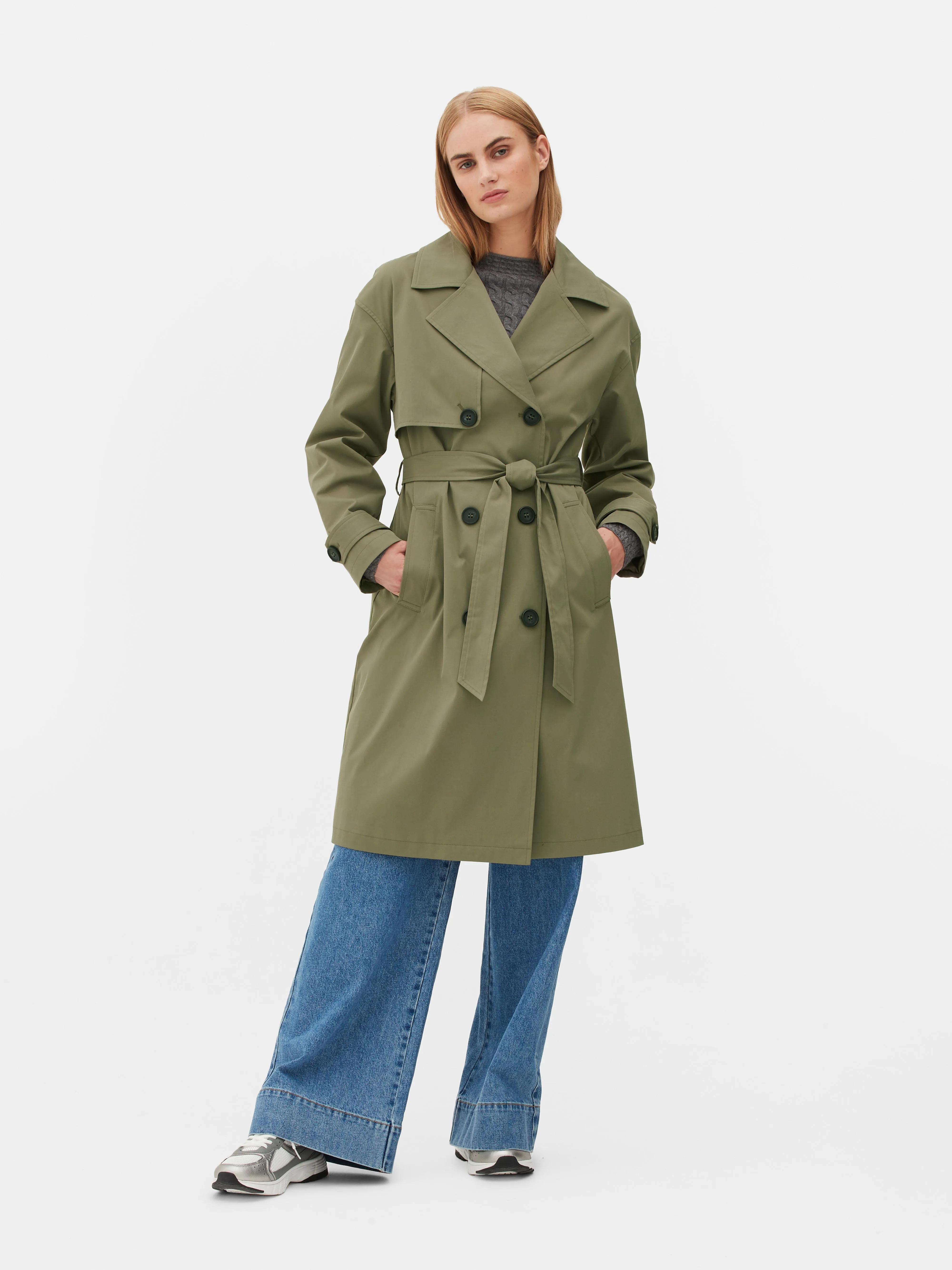 Gabardina de doble botonadura con cinturón