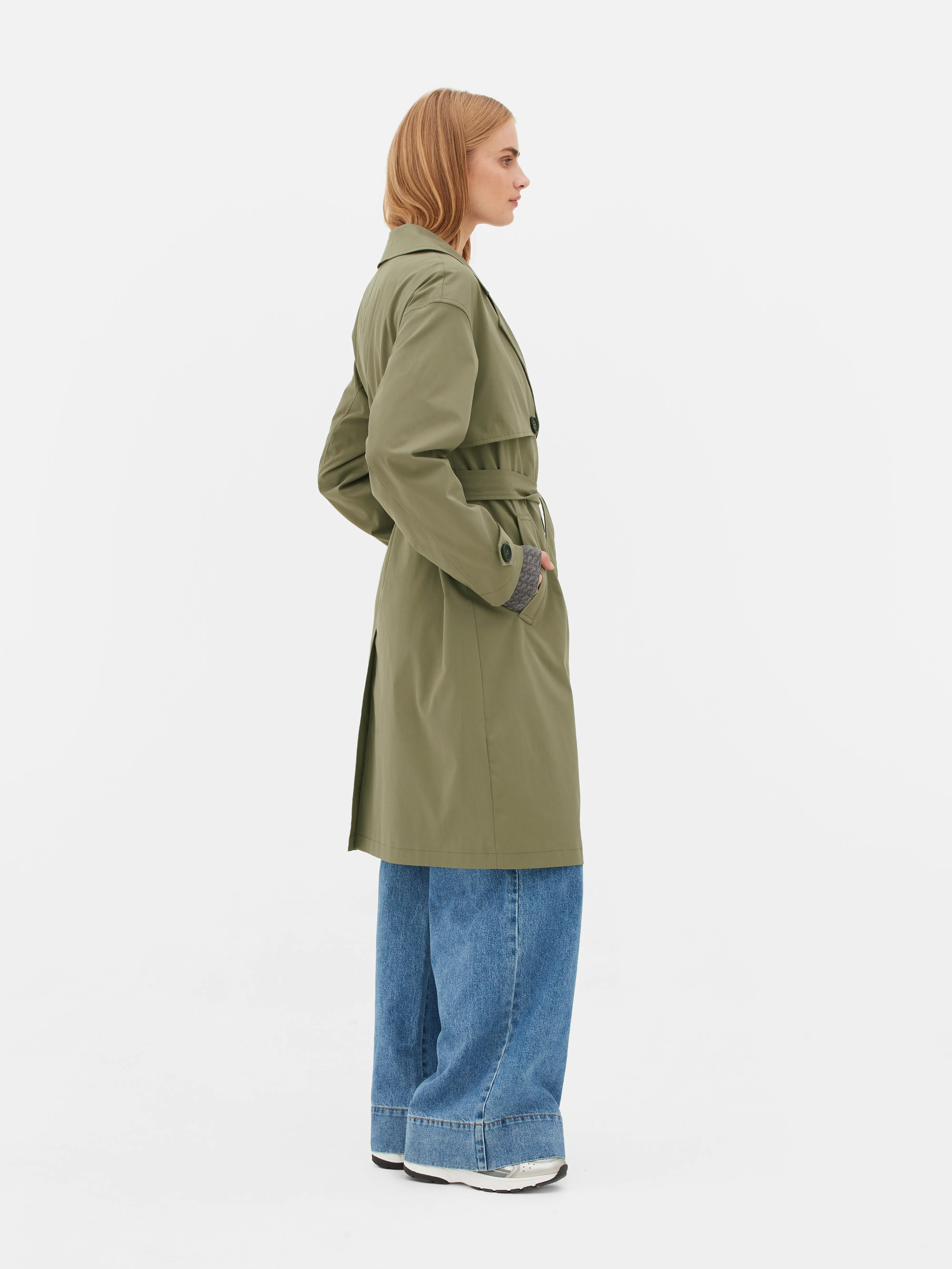 Gabardina de doble botonadura con cinturón
