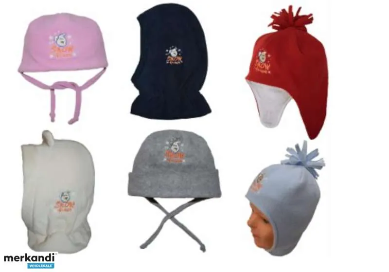 Gorros, guantes y bufanda para niños durante todo el año Productos A de unos grandes almacenes alemanes