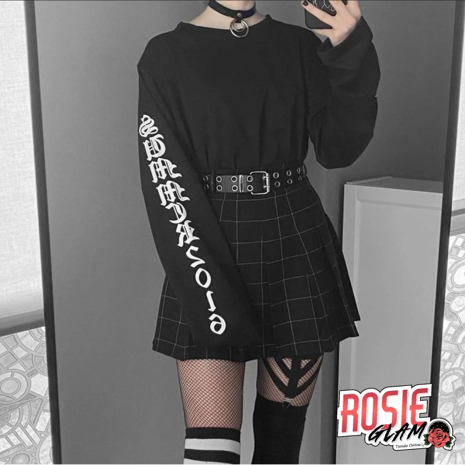 HOODIE LETRAS CHINAS  ROSIEGLAM