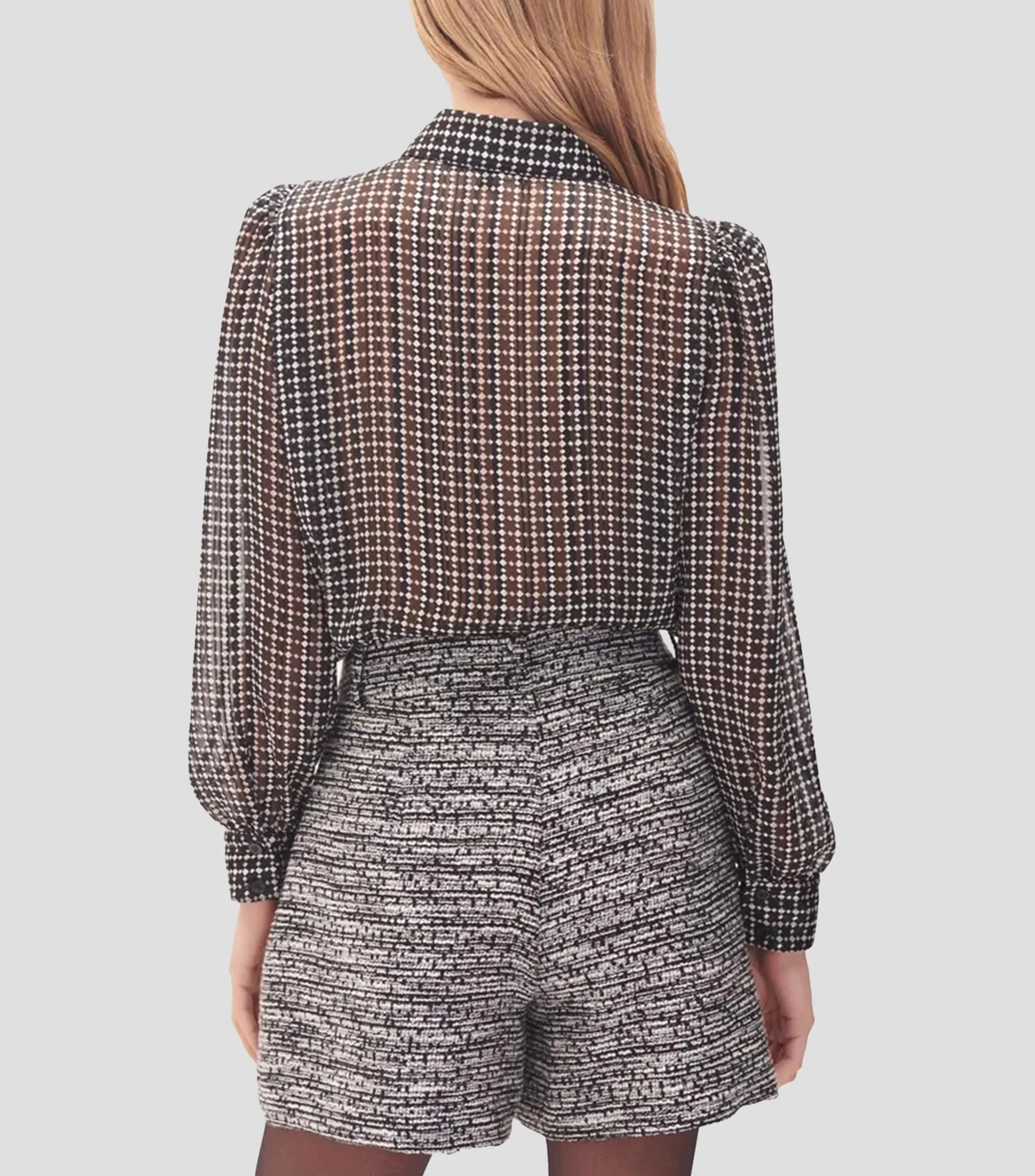 Julio Blusa Negra Jacquard Estampado Geométrico Con Corbatín Mujer