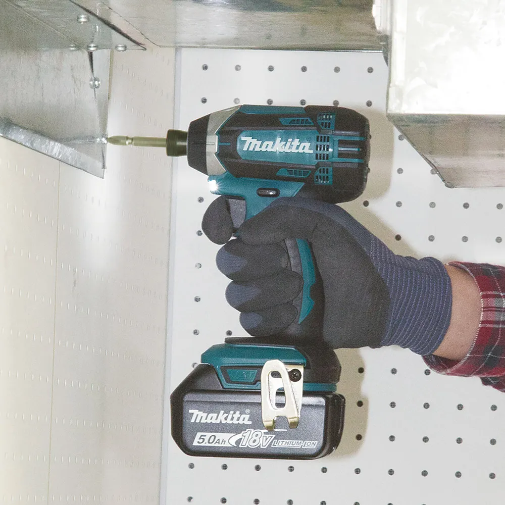 Makita Atornillador de Impacto 1/4″ 18v 165Nm XPT Sin Bat