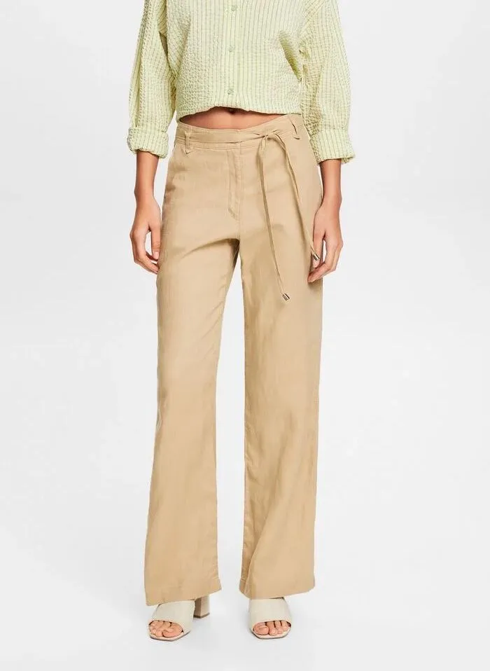 Pantalón ancho de lino en beige