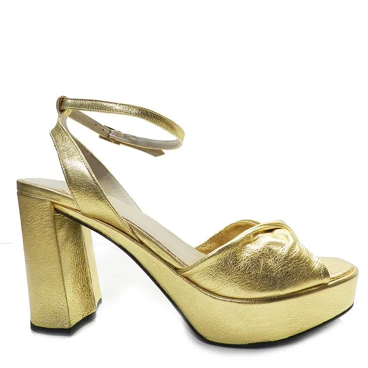SANDALIA WONDERS I6130 ORO