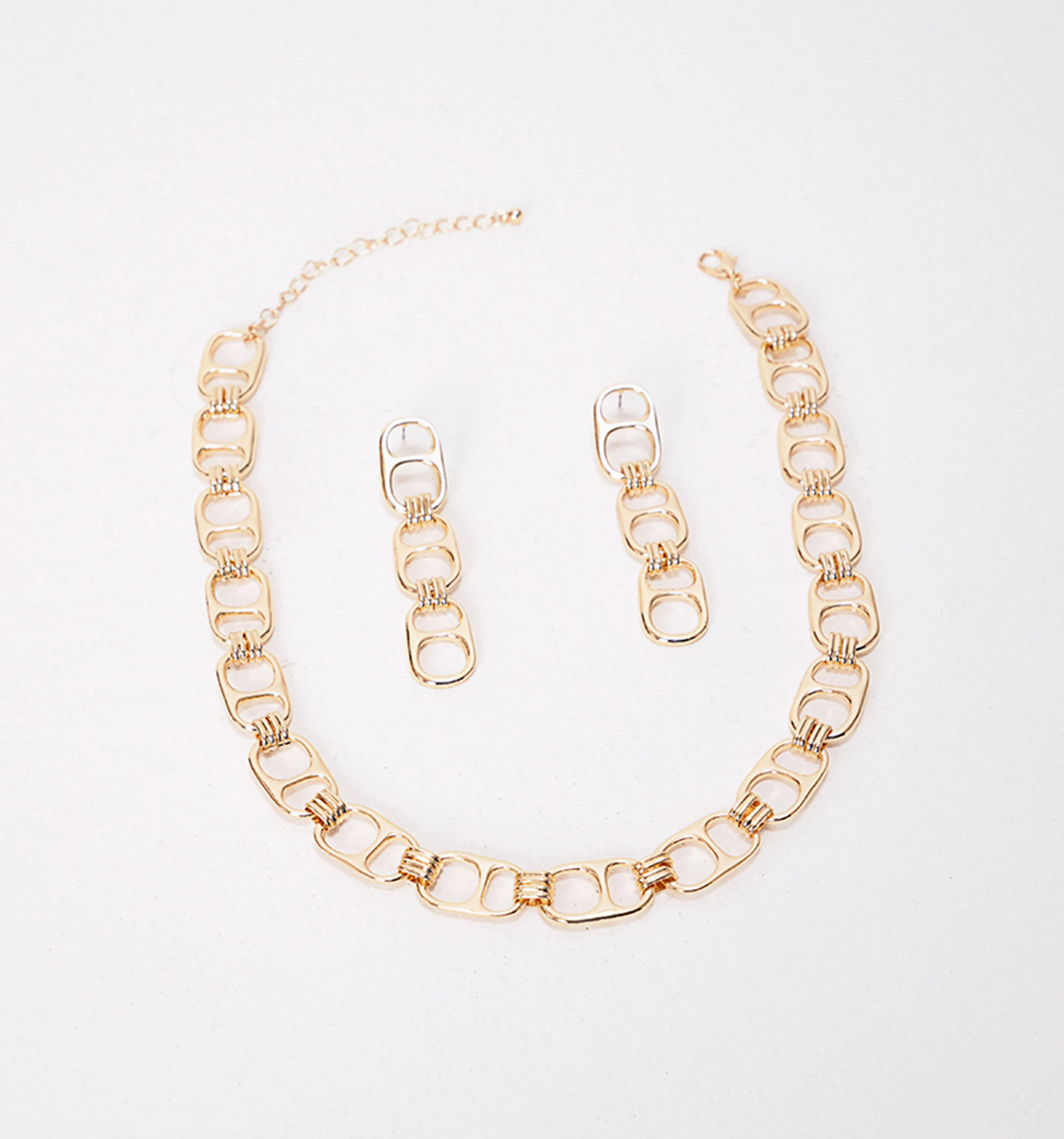 SET ARETES Y COLLAR ESLABON GEOMETRICO  SET ARETES Y COLLAR ESLABON GEOMETRICO UNIC DORADO