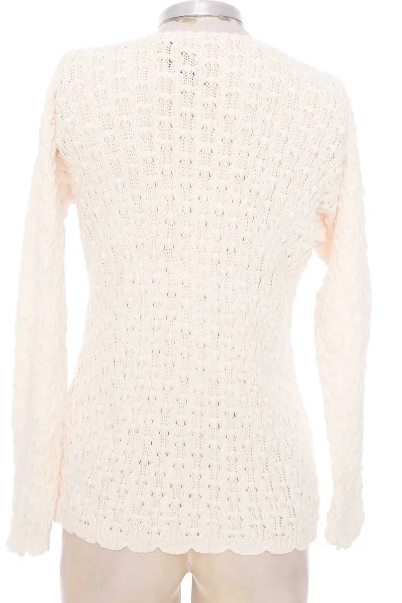 SWEATER COLOR BEIGE  CLOSEANDO