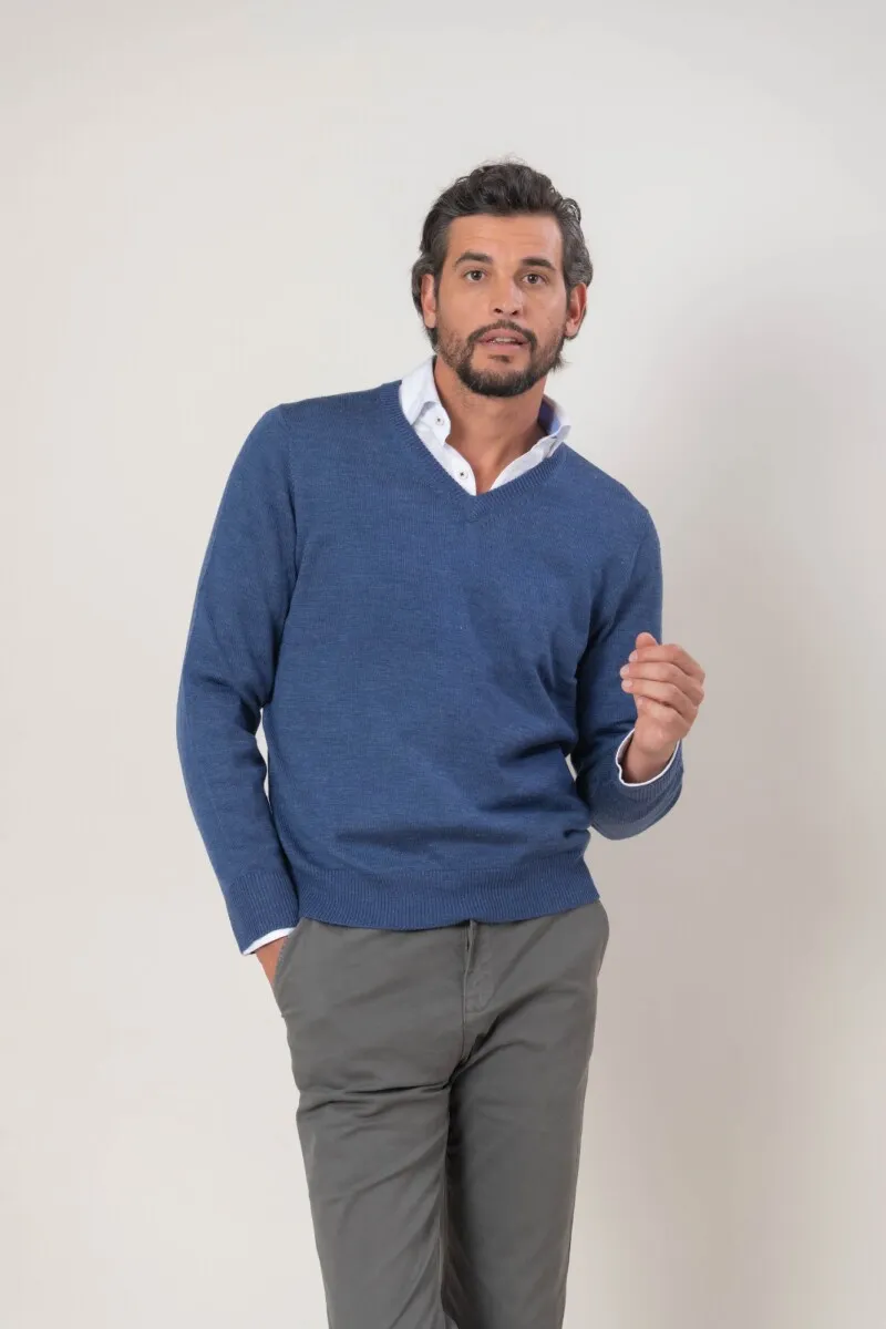 SWEATER ESCOTE V LANA LAMBSWOOL  AZUL PIEDRA