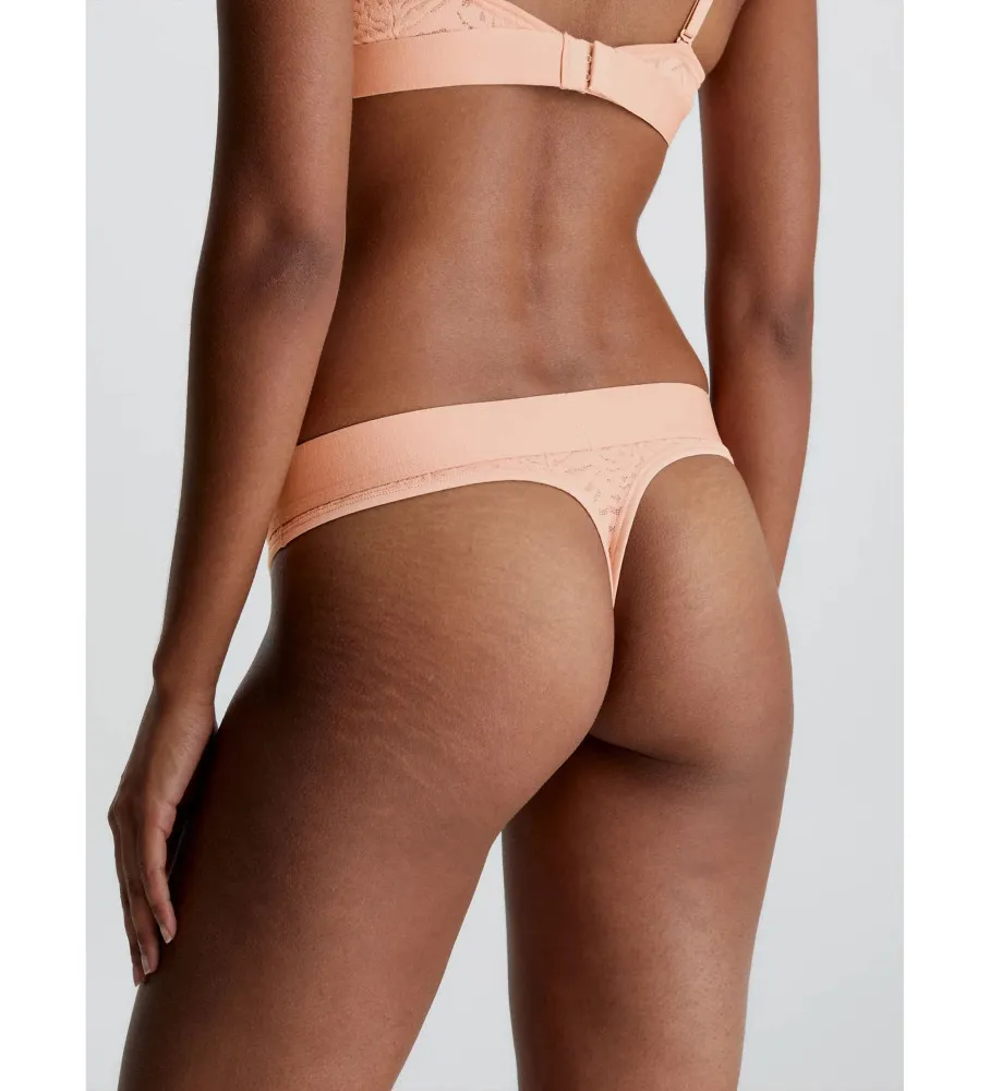 Tanga Encaje rosa