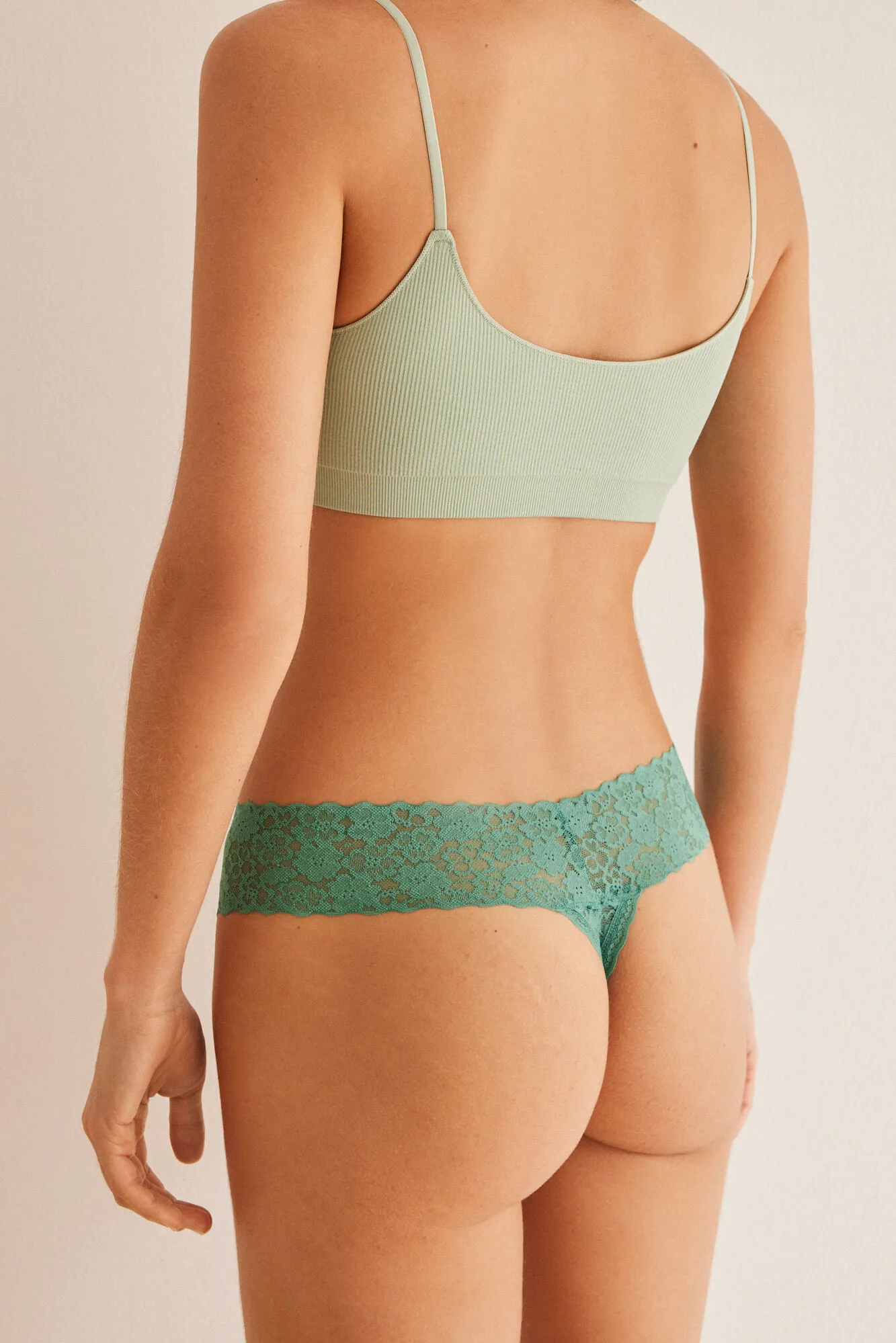 Tanga encaje verde