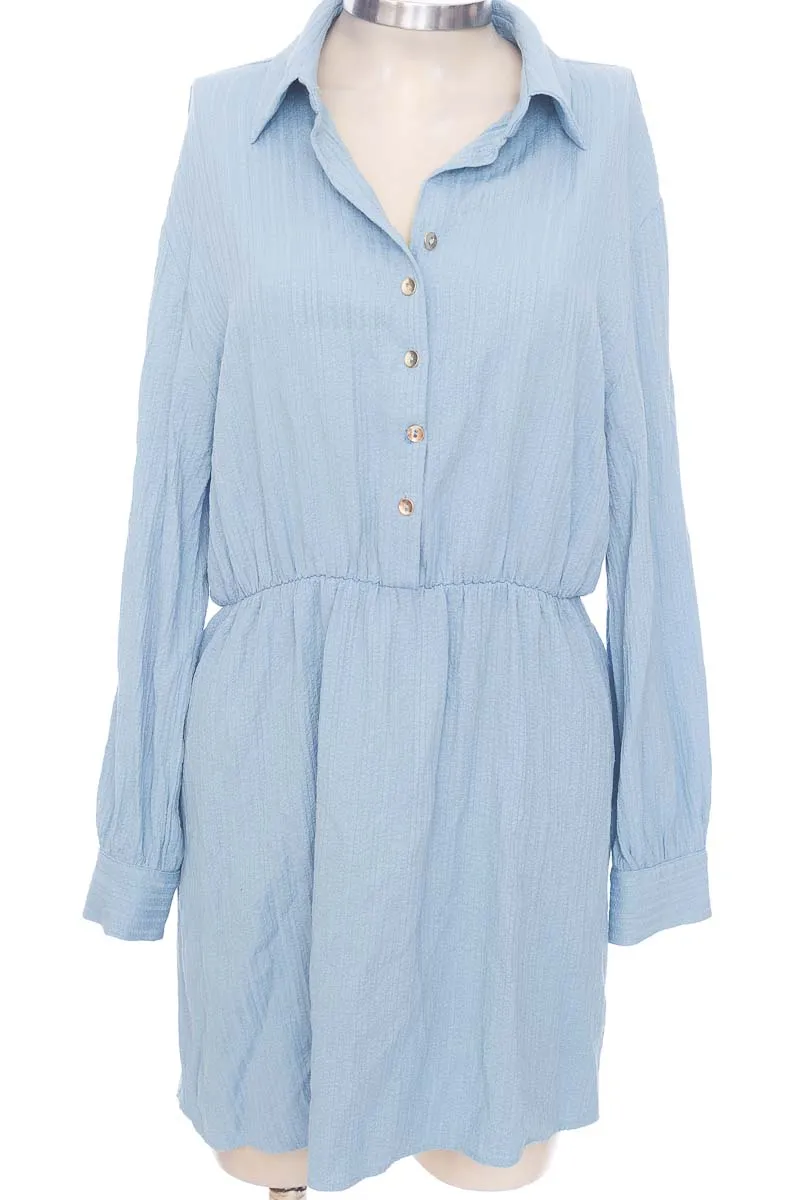 VESTIDO / ENTERIZO COLOR AZUL  ZARA